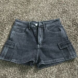 New without tags flash wash shorts size medium black gray color